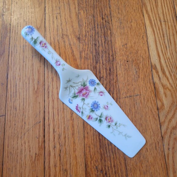 Vintage Andrea By Sadek Floral Porcelain Cake Server Made In Japan Staging Kitch - Picture 1 of 7